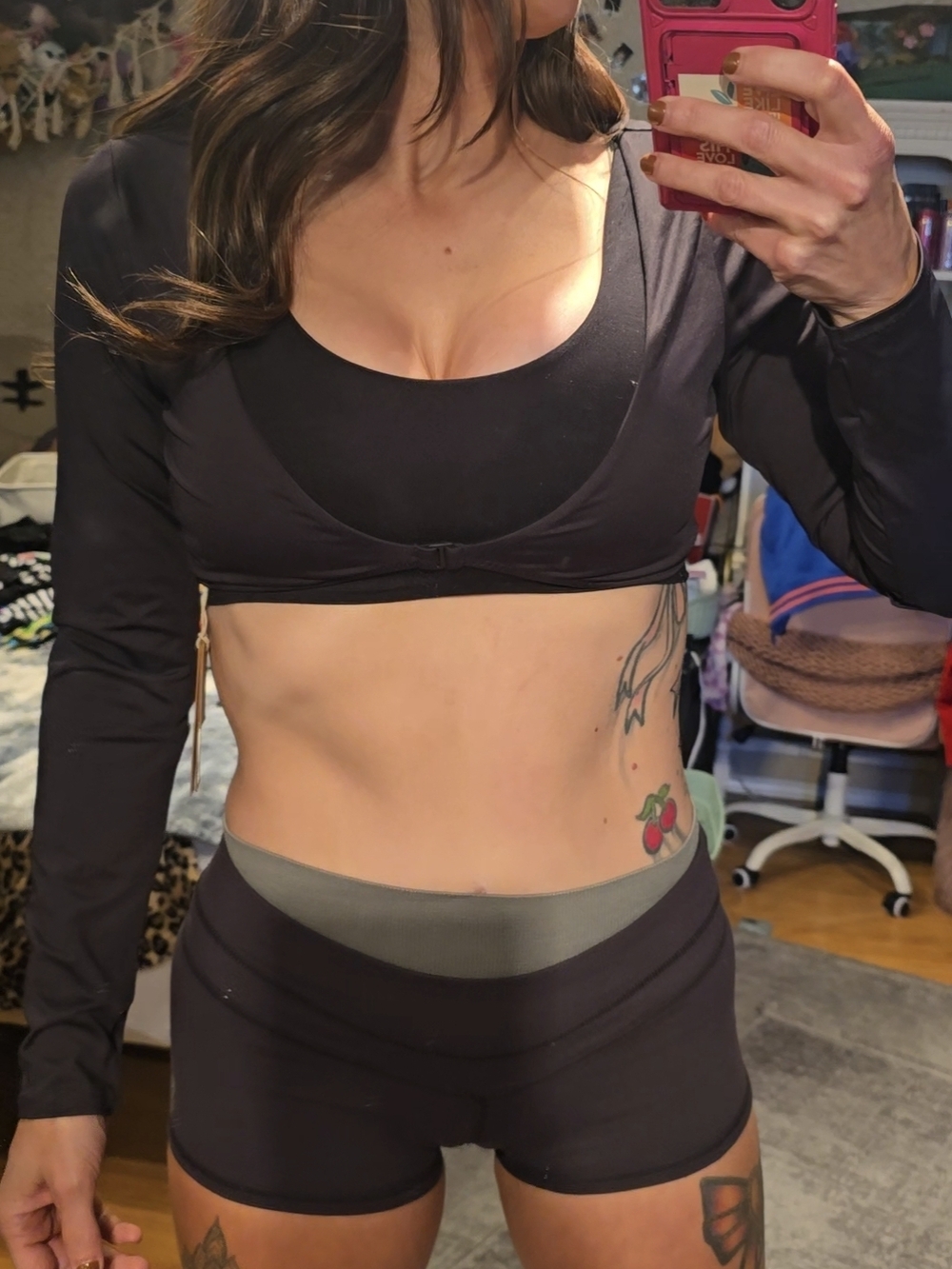 SKIMS BLACK Long Sleeve Cropped Top for Daily Or Swim Wear - Picture 4 of 4